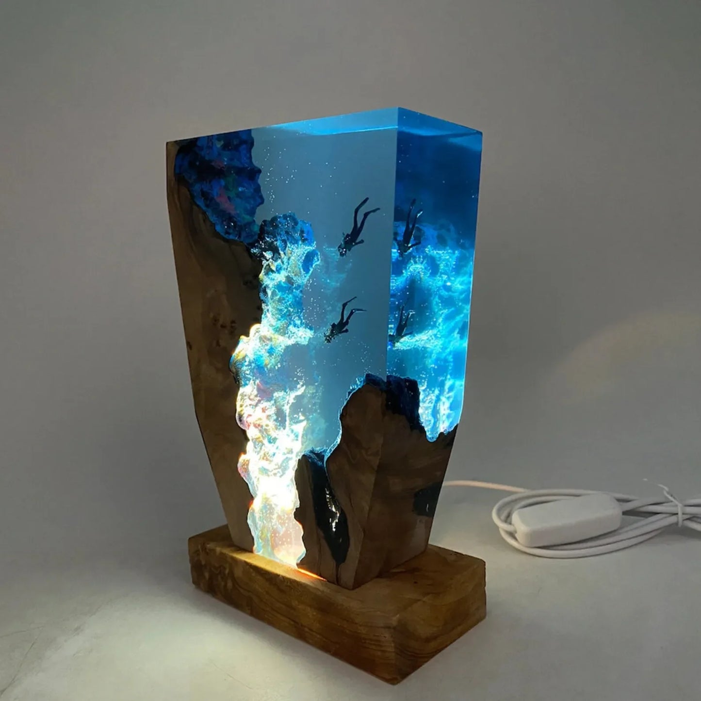 New Seabed World Organism Resin Table Light Creactive Art Decoration Lamp Diving Cave ExplorationTheme Night Light USB Charge